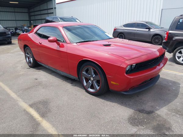 2013 DODGE CHALLENGER SXT — I1