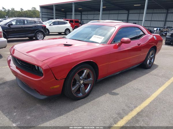2013 DODGE CHALLENGER SXT — I2