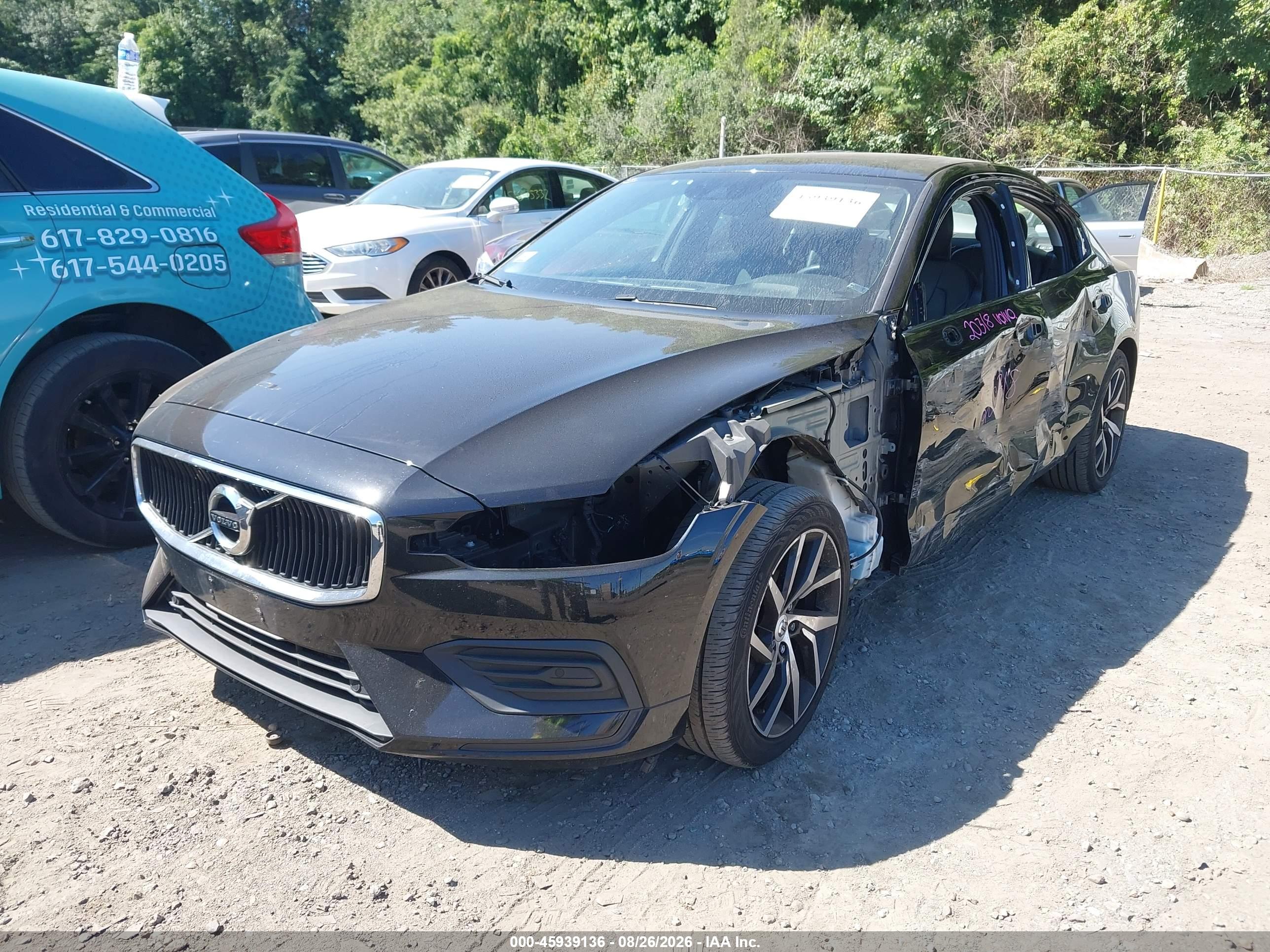 2020 VOLVO S60 T6 MOMENTUM — I2