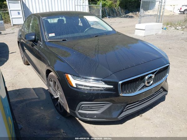 2020 VOLVO S60 T6 MOMENTUM — I1