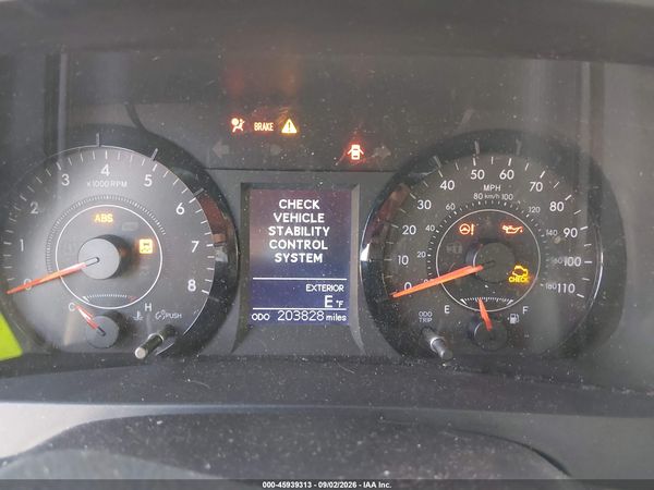 2015 TOYOTA SIENNA LE 8 PASSENGER — I7