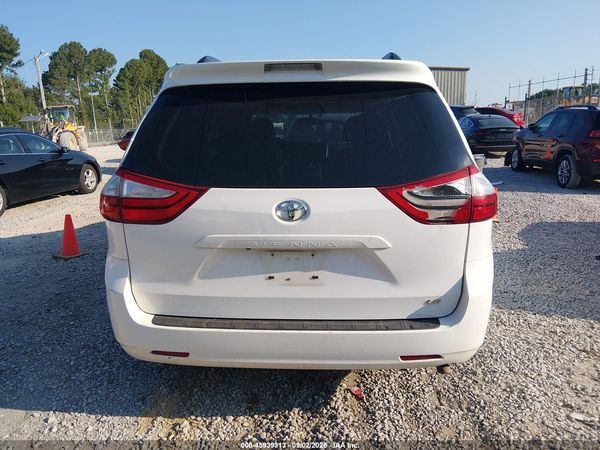 2015 TOYOTA SIENNA LE 8 PASSENGER — I119