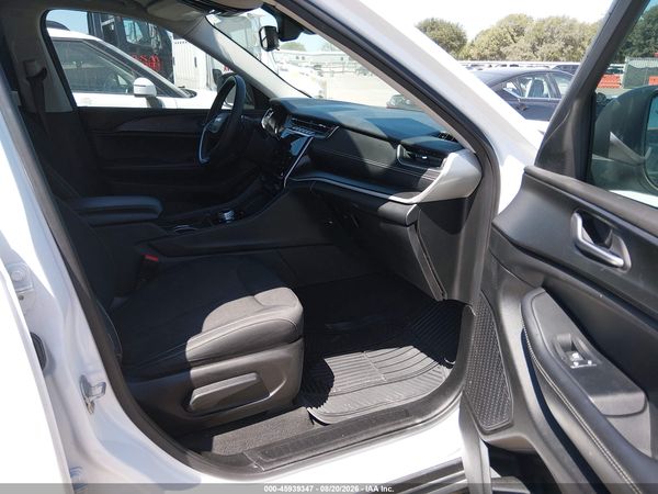 2023 JEEP GRAND CHEROKEE L LAREDO 4X2