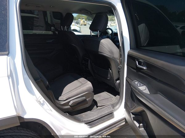 2023 JEEP GRAND CHEROKEE L LAREDO 4X2