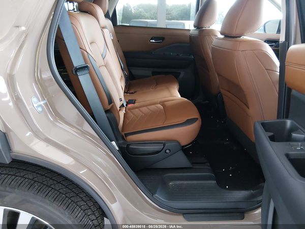 2025 NISSAN PATHFINDER PLATINUM 4WD — I8