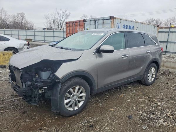 2016 KIA SORENTO L / LX