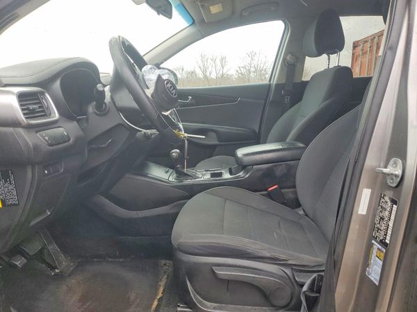 2016 KIA SORENTO L / LX