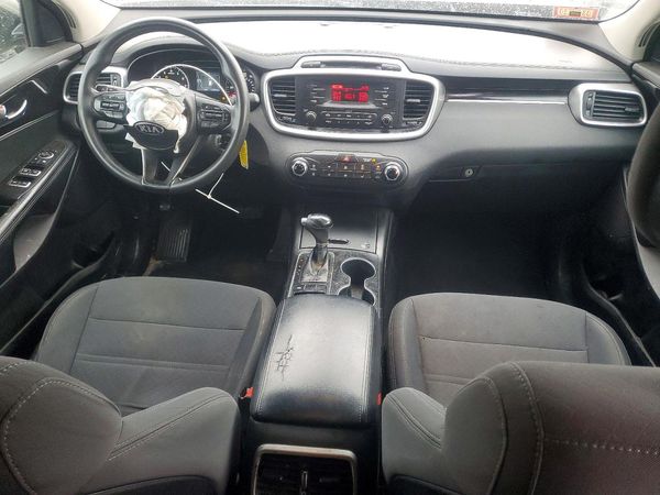 2016 KIA SORENTO L / LX