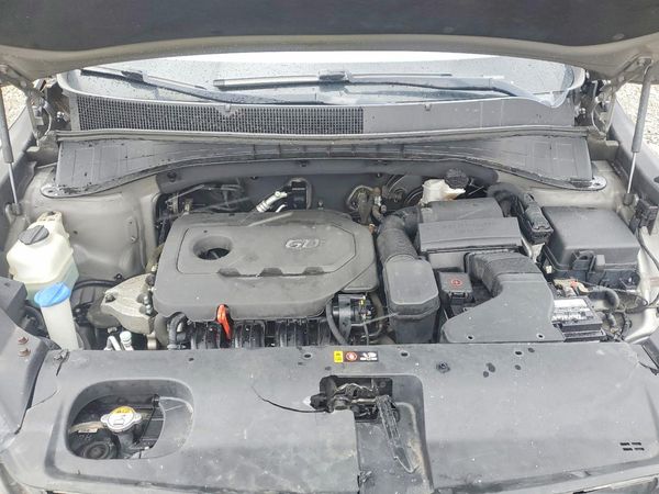 2016 KIA SORENTO L / LX