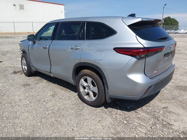 2022 TOYOTA HIGHLANDER L — I3