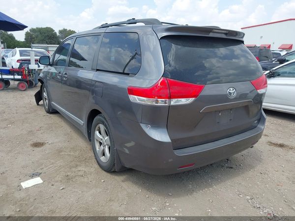 2013 TOYOTA SIENNA LE V6 8 PASSENGER — I3