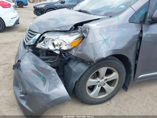 2013 TOYOTA SIENNA LE V6 8 PASSENGER — I6