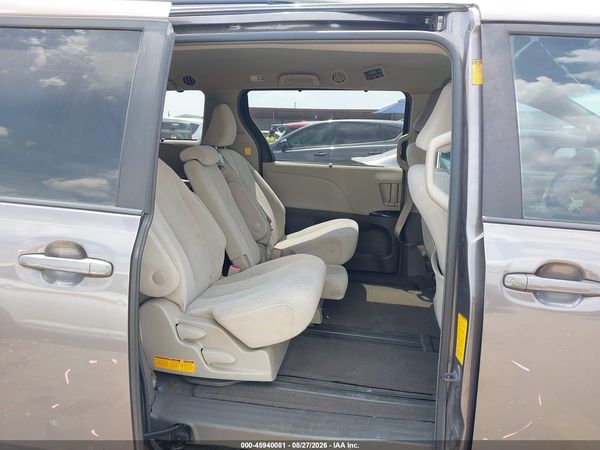 2013 TOYOTA SIENNA LE V6 8 PASSENGER — I8