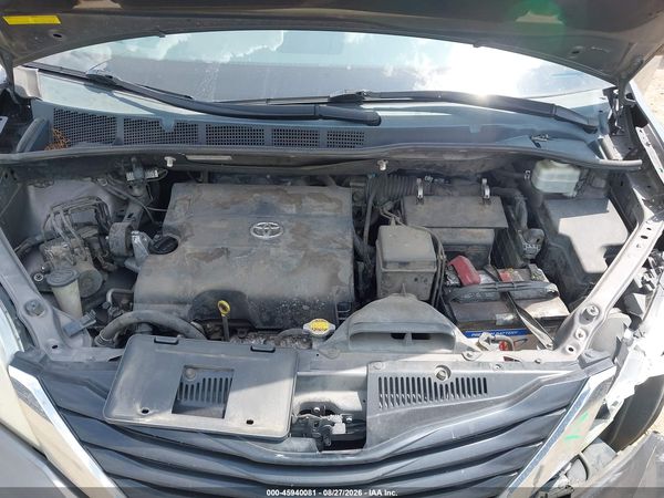2013 TOYOTA SIENNA LE V6 8 PASSENGER — I10
