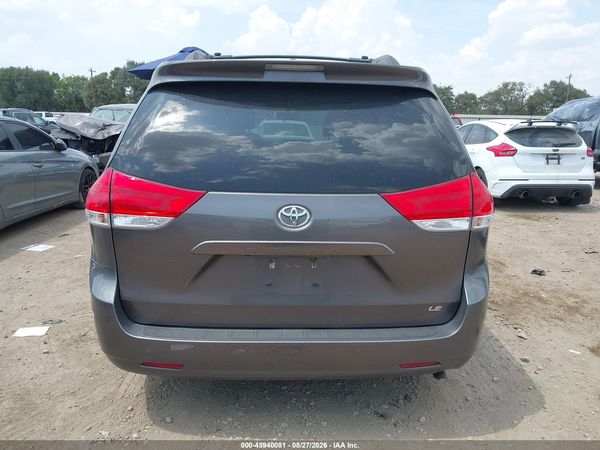 2013 TOYOTA SIENNA LE V6 8 PASSENGER — I119