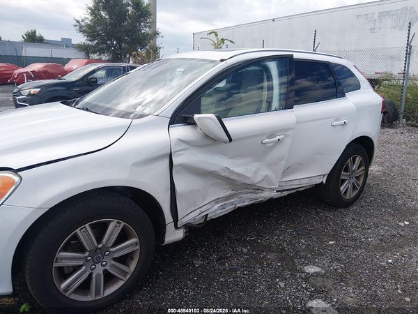 2017 VOLVO XC60 T5 INSCRIPTION