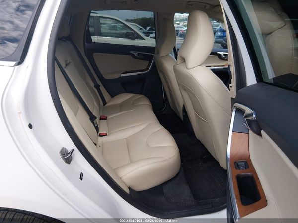 2017 VOLVO XC60 T5 INSCRIPTION