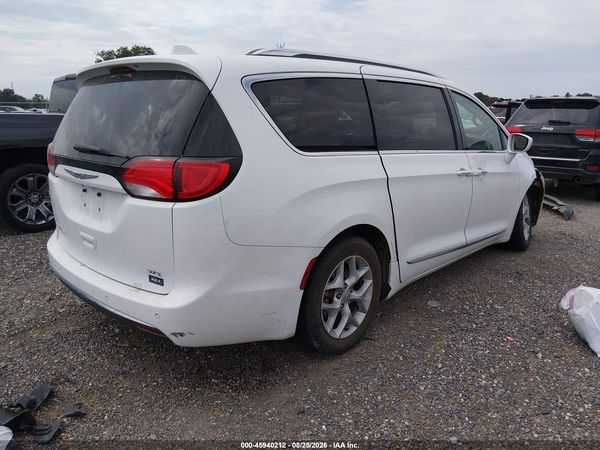 2018 CHRYSLER PACIFICA TOURING L PLUS — I4
