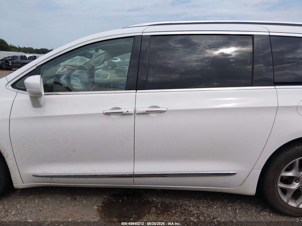 2018 CHRYSLER PACIFICA TOURING L PLUS — I117