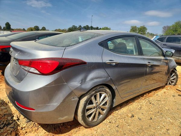 2014 HYUNDAI ELANTRA GLS (Middle)