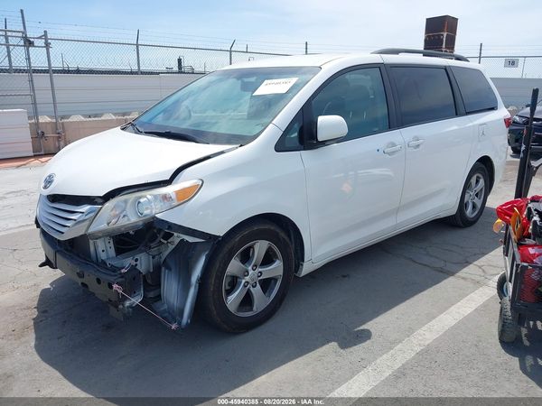 2016 TOYOTA SIENNA LE 8 PASSENGER