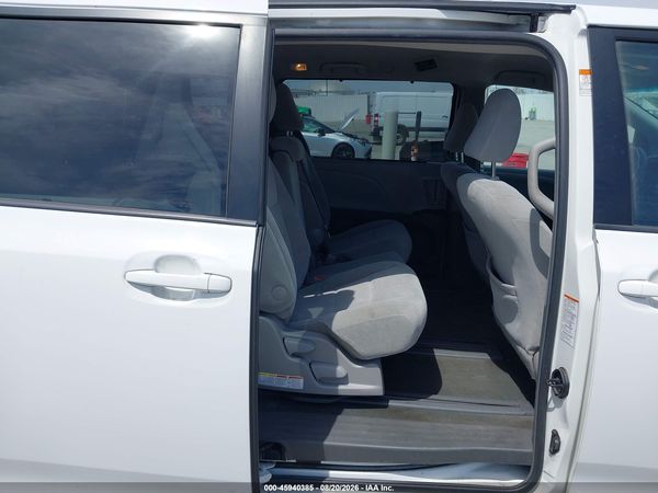 2016 TOYOTA SIENNA LE 8 PASSENGER