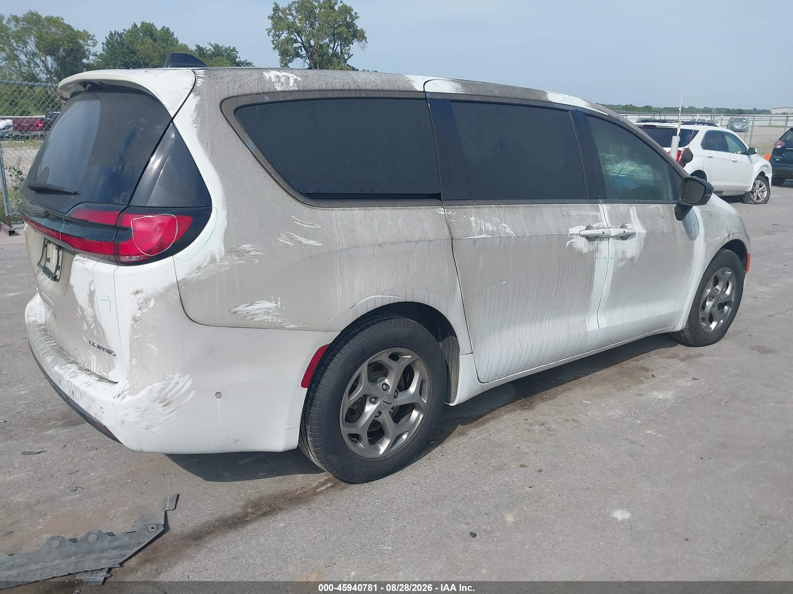 2024 CHRYSLER PACIFICA LIMITED — I4