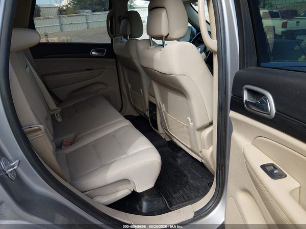 2019 JEEP GRAND CHEROKEE LAREDO E 4X4 — I8