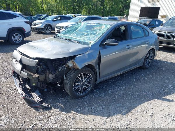 2022 KIA FORTE GT-LINE — I2