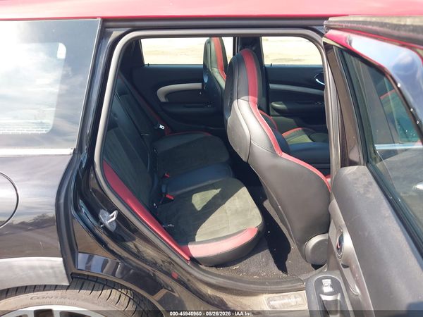 2017 MINI CLUBMAN JOHN COOPER WORKS — I8
