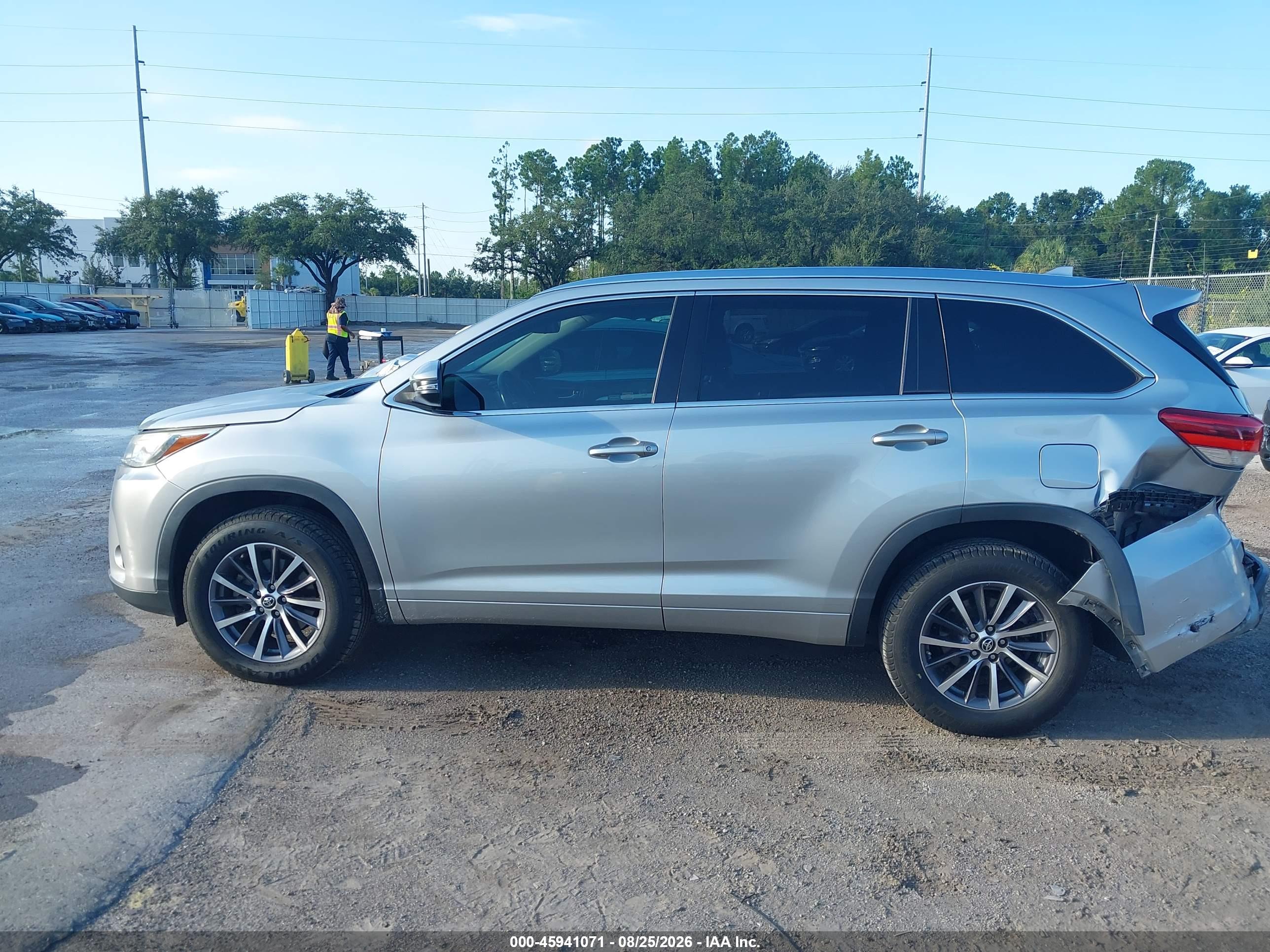 2018 TOYOTA HIGHLANDER XLE