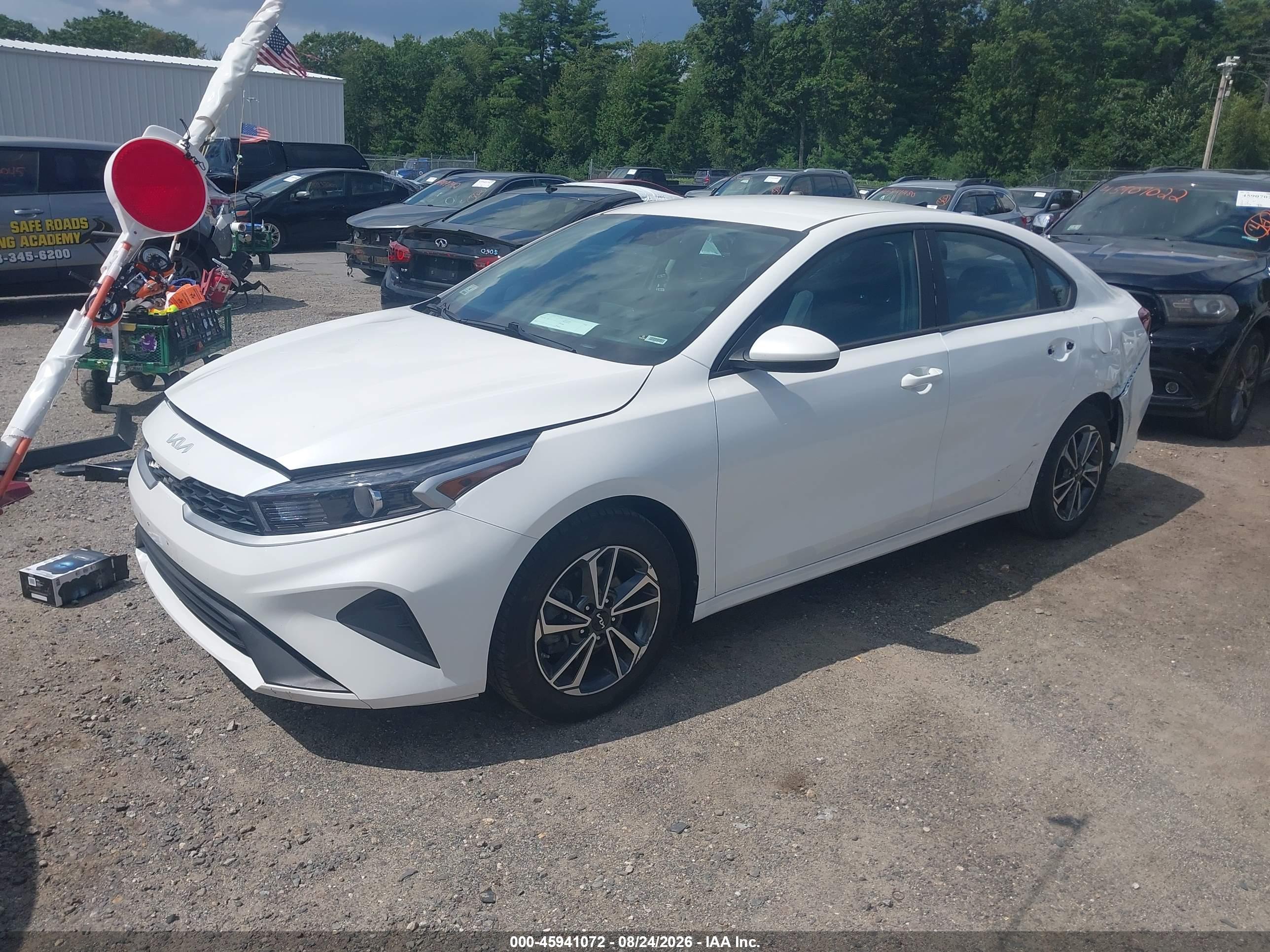 2023 KIA FORTE LXS — I2