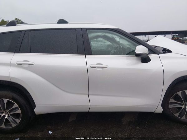 2024 TOYOTA HIGHLANDER XLE — I116