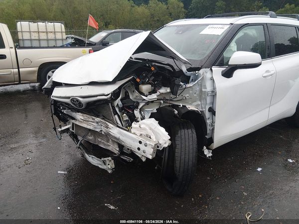 2024 TOYOTA HIGHLANDER XLE — I153