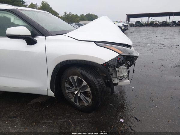 2024 TOYOTA HIGHLANDER XLE — I156