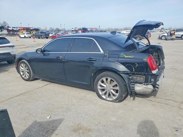 2018 CHRYSLER 300