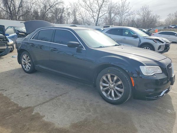 2018 CHRYSLER 300