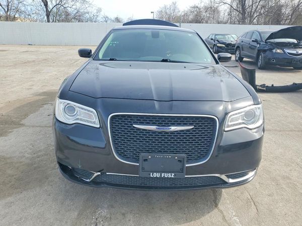 2018 CHRYSLER 300