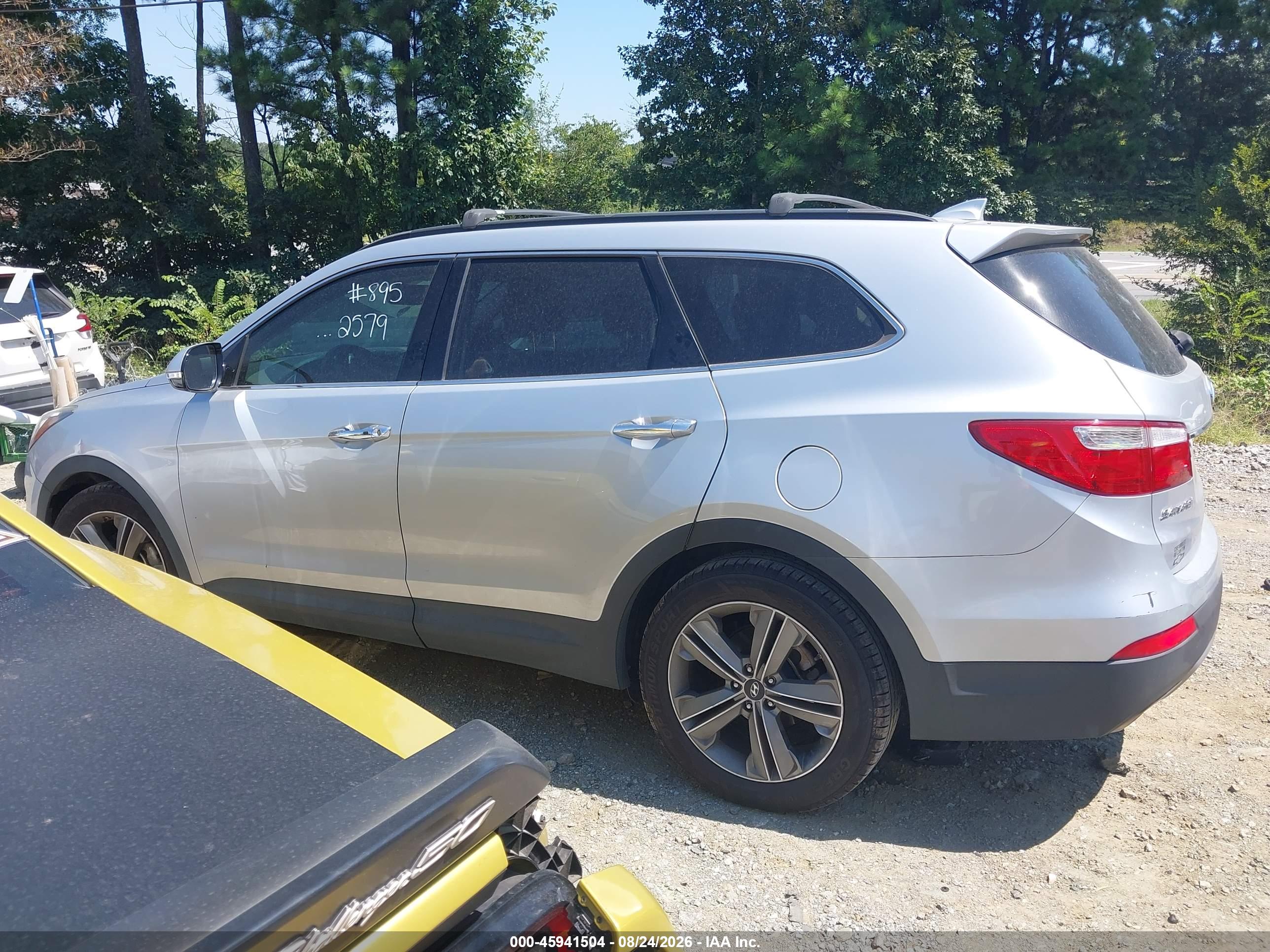 2016 HYUNDAI SANTA FE SE