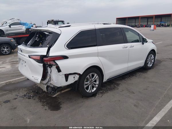 2022 TOYOTA SIENNA PLATINUM — I4