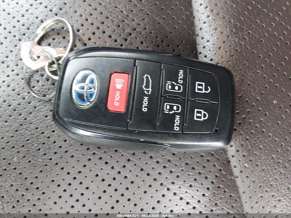 2022 TOYOTA SIENNA PLATINUM — I11