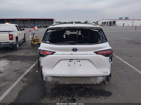 2022 TOYOTA SIENNA PLATINUM — I119