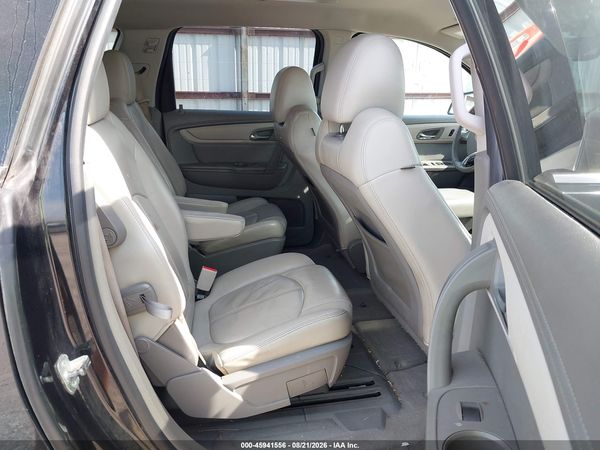 2015 CHEVROLET TRAVERSE LT — I8