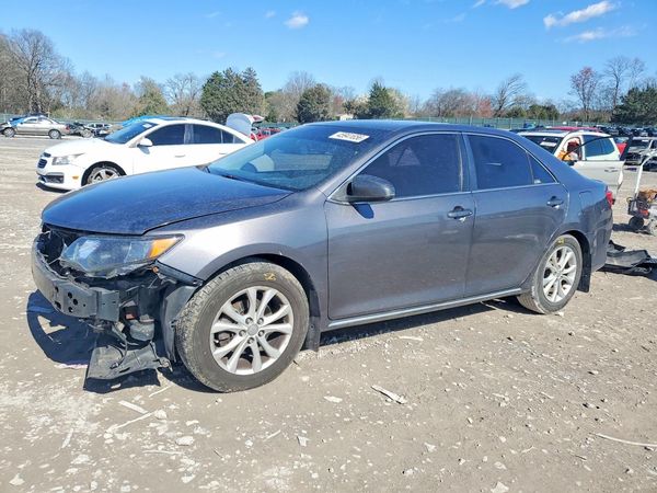 2014 TOYOTA CAMRY