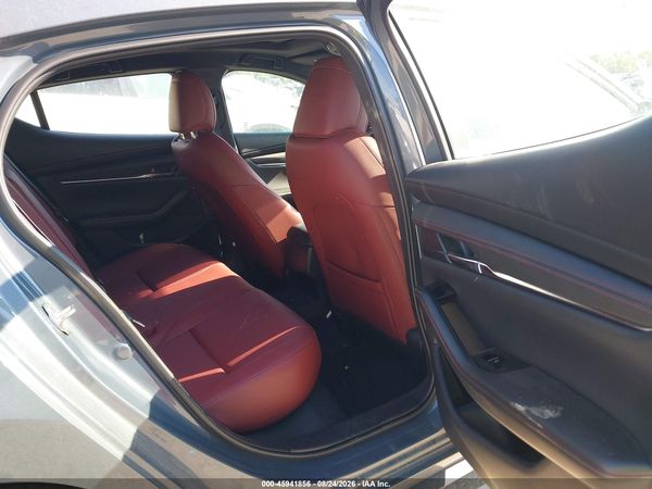 2025 MAZDA MAZDA3 2.5 S CARBON EDITION — I8