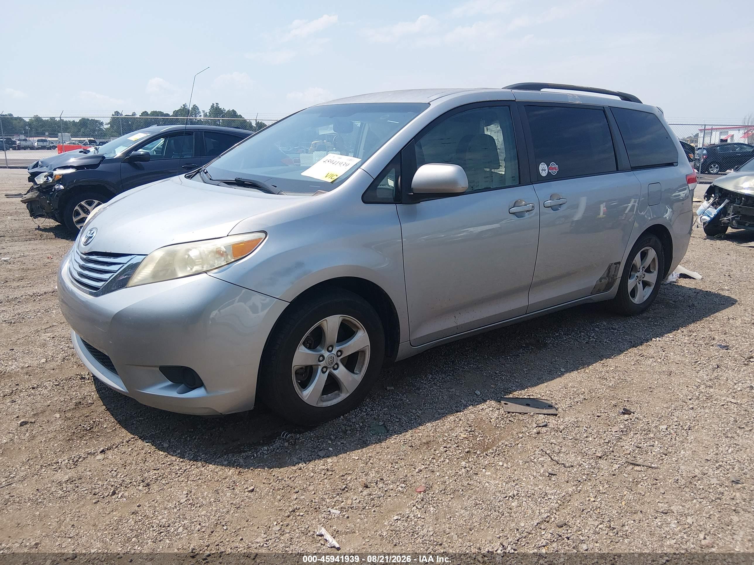 2012 TOYOTA SIENNA LE V6 8 PASSENGER — I2