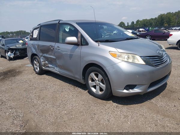 2012 TOYOTA SIENNA LE V6 8 PASSENGER — I1