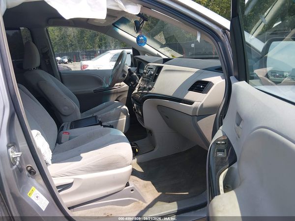 2012 TOYOTA SIENNA LE V6 8 PASSENGER — I5
