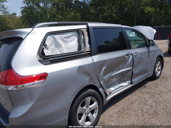 2012 TOYOTA SIENNA LE V6 8 PASSENGER — I6