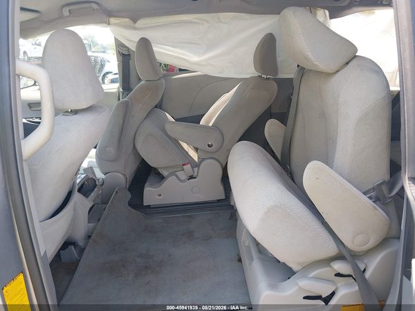 2012 TOYOTA SIENNA LE V6 8 PASSENGER — I8
